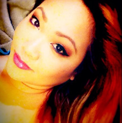Independent Woman. Makeup Lover. & Work-alcoholic lol that's 2in1!