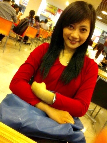 I just ordinary girl who want to try to better..Simply put, it is hard, but could also depend on the atmosphere of sof,I am a seeker of identity