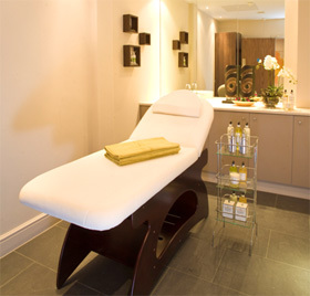 Clevedon Beauty is a modern and luxurious salon, offering a variety of treatmants inculding, Waxing,Minx,Manicures,Pedicures,LVL ,Prori and Vitage Facials.