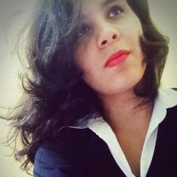 Batatinha quando nasce, tanto bate até que fura! :)