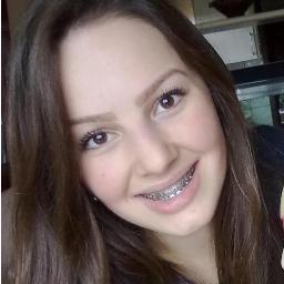 Sagitariana, estudante de Odontologia, perfeccionista, gaúcha e gremista...te amo meu amoooor @vinni_BJJ meu noivo lindo!!!