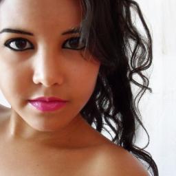 ~  Não tenho tempo pra mais nada, ser feliz me consome muito. (C.L.)