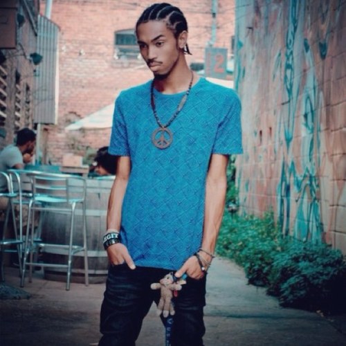 dah young nigga raymond frm outchea follow me nw cuz, i follow bac $tacks talk