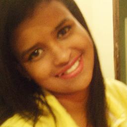 Me olham dos pés a cabeça,observam meu jeito,meu comportamento,minhas roupas,meu cabelo,e já acham que me conhecem o bastante pra me julgar