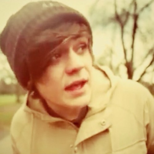 Supporting the beautiful Frankie Cocozza! Frankie followed & DMed 21/11/11. He tweeted 4x- 10/12/11, 25/12/11, 13/4/12 & 13/8/12 ♥ Met Frankie on 12/08/2012!