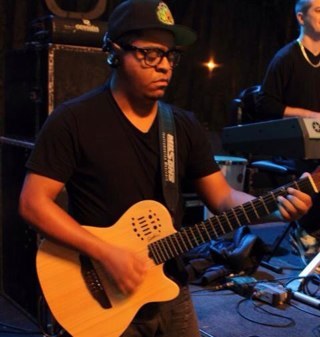 musico guitarrista fã de musica boa, quem conhece curte kkkkkk  obrigado ha todos aqueles que me seguem