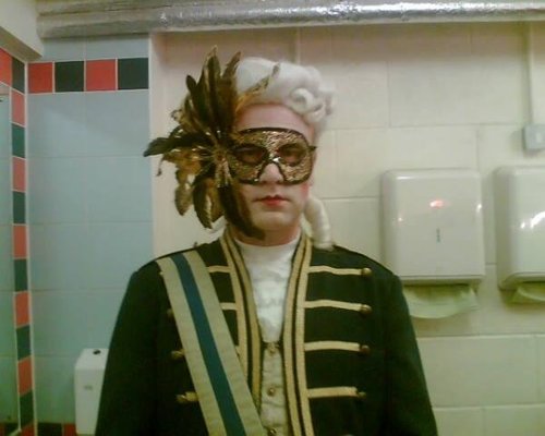 Operaphile, resting amateur operatic chorus tenor, dad of 4, cat rescuer, coffee addict. Supporter of live comedy & amateur theatre.