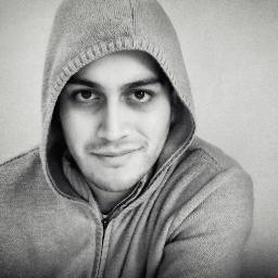 Comunicólo y fotógrafo de profesión, bloggero de corazón, crítico de cine por convicción y amigo neta! Amo la música.