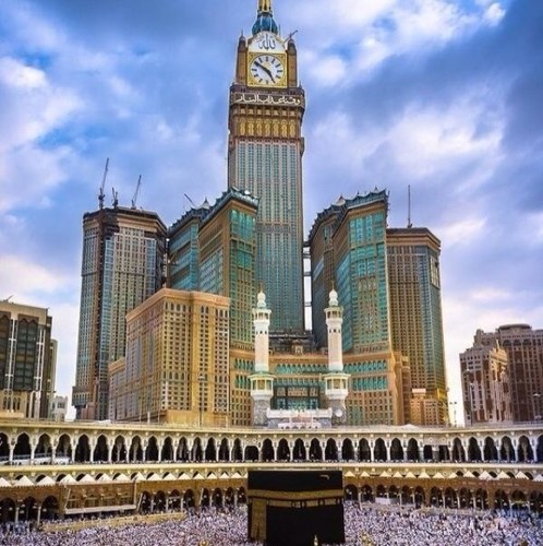 ‏إن وجدتم في تغريداتي ما يؤجرني أنشروه.. و إن وجدتم ما يؤثموني إتركوه .. اللهم احسن خاتمتي ❤