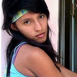 soy una loka enamorada de la vida.....y en momentos hasta mi sombra me da problemas pero jamaz me ahogo en un charko de agua sucia!!