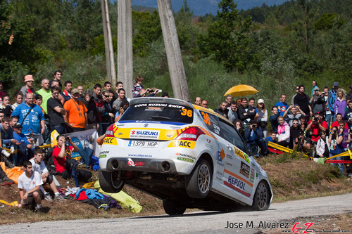 Piloto de rallyes, Trabajador de Desguaces Puig y
Técnico en Automoción por la Monlau