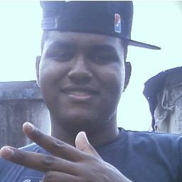 Não ligo que me olhem da cabeça aos pés..porque nunca farão minha cabeça e nunca chegarão aos meus pés