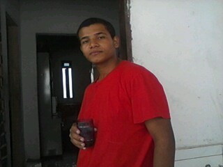 Solteiro, 17 anos, sigo todos de volta