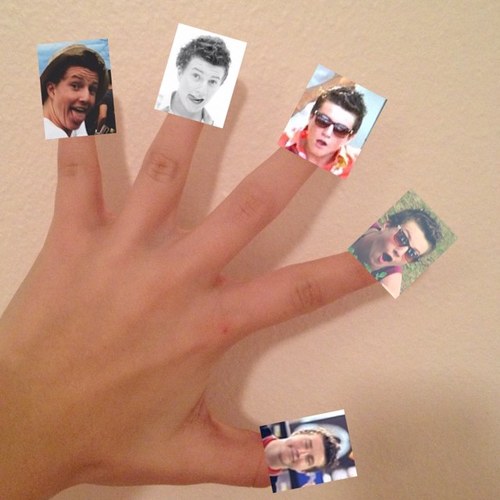 fingers are the way to the future 
josh winnington 
#sauclingsonly