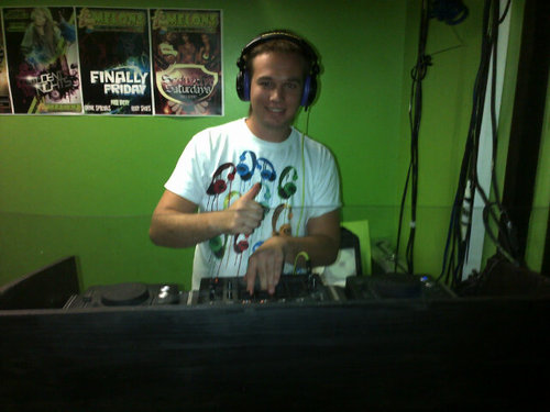 Dj_ash95's profile picture. *Let's House and Roll*  *Drop_a_beat_change_a_life™*                                     @Dj_ash95