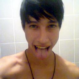 Ronald. 15. Brazil. Contato: ronald.santos10@hotmail.com