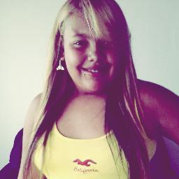Amo como ama o amor. Não conheço nenhuma outra razão para amar senão amar. Que queres que te diga, além de que te amo, se o que quero dizer-te é que te amo?