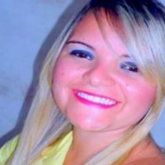 Sou como você me vê. Posso ser leve como uma brisa ou forte como uma ventania, Depende de quando e como você me vê passar.