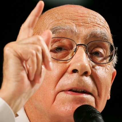 José de Sousa Saramago foi um escritor, argumentista, teatrólogo, ensaísta, jornalista, dramaturgo, romancista e poeta português. Nobel de Literatura de 1998.