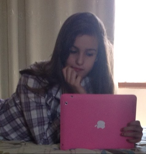 Brazilian Girl / 12 years / Carioca / loving / 
FOLLOW ME ? 
A @katyketh e só minha