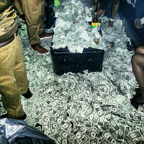 King_Pope's profile picture. Finger fucking CHECKS! Financial fanatic! Fucker! Finesse! God Bless #FUCKtheFAME