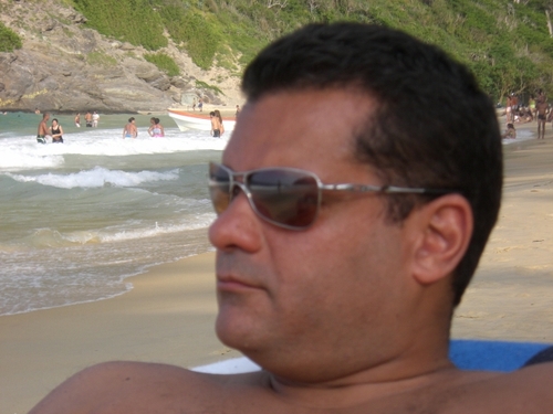 Profesional,licenciado en Fisioterapia CUR/Columbus Univ. Gerente en salud UCAB Miembro de la federación ven de KARATE DO.Presidente de REHABTOTAL