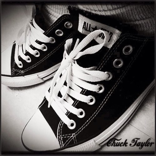 KEEP SHIT R3al.NEVER fAk3 .ARTIST.TAKIN..SWAG.ChUCKs An AdiDaS alldAy.An SWERVE