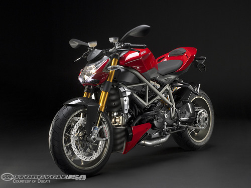 danh8r's profile picture. 