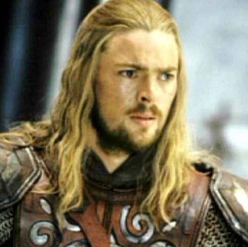 I am Eomer, brother of Eowyn, and a man of honour. I would sacrifice my life for those i love, and for my city. #RP
