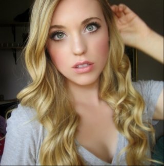 Im 19 Funny Fun , Single , And i have a German Accent And i Luv @itsMidnightRed and The wanted and Union j So yeaah !!! Lol xD