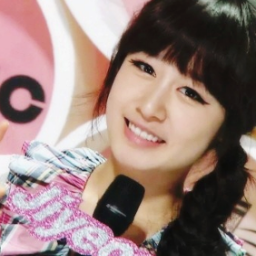 you can call me 'C' .. {I'm Thai Queen's , T-ara♥} nice to meet you ☺ sj , 2pm , b.a.p love ♥ @pjy1234 miss u @RHY422 !