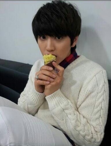 rla7348's profile picture. 