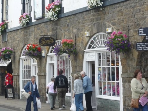 Ladies boutique in the beautiful town of Beaumaris. https://t.co/NFyUavsen3