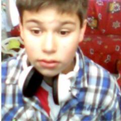 Jogar Video Game,Comer Batata Frita, E Fazer Videos