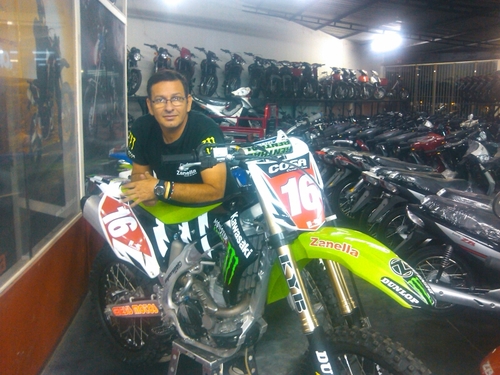 jlacava16's profile picture. 