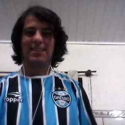 sou gremista de coraçao e torço pelo meu time gremio