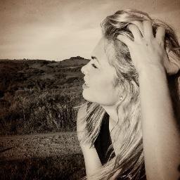 Te amarei de janeiro a janeiro, até o mundo acabar.. Meus Rebeldes :D
Dona:@emylledias