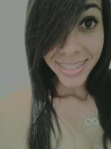 - α gαrotα que te conhece,
α mulher que te enlouquece '