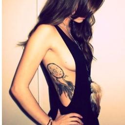 I love to sing, play guitar, tan, read, drink tea. I want to travel the world.
