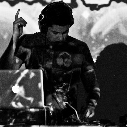 EDM#Producer/DJ#Designer#Composer#Music Consultant#Facebook Page- http://t.co/p9d8ZjKY
Soundcloud- http://t.co/AkJMpBwL Party Mixes- http://t.co/759vpe5L