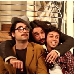 RewindSitcom's profile picture. Rewind è una Web Sitcom che narra le vicissitudini di Ricky, un 35enne che costretto a ripartire da zero, si trasferisce a casa di due giovani: Primo e Alan.