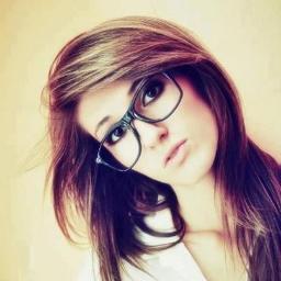 AlizayKhan14's profile picture. 