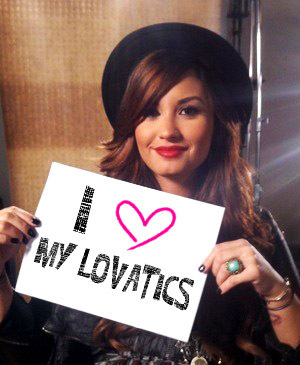 Parabéns a todos q eu sigo, vcs são os Lovatics mais tops do twitter.