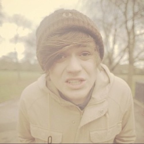 You're a natural disaster, but this isn't over Catastrophic Casanova, you're mine and i love ya. 
  Frankie follows 6/11/12 20:30 !!!