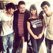 `` escrevo F.U.S.C.A no pulso ´´