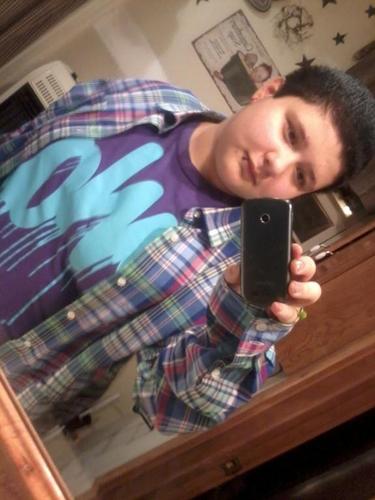 OHANA. #TeamLesbian.  I like to tweet about the twat. my best friend is @SarenaMarie69 . WBHS. 14. I come, i screw Shit up, and i leave.
