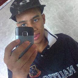 amo aquela que me faz bem 
amo aquela que esta sempre comigo ]
amo aquela que me ama