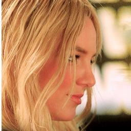 I adore @BritneySpears ! #ItsBritneyBitch and Twitter is my way to kill some time. Student, thinker, and a friend :) #BritneyArmy