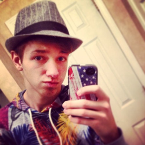 Im a singer/songwriter. Im looking for a break from the real world, and escape into the world of music! I love to sing, write, and do covers of songs!