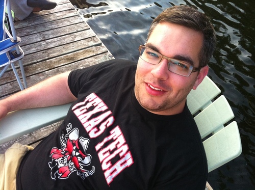 Insurance broker and all around fun guy who custom builds products, solutions & coverage for domestic and international clients. Likes long walks on the beach.